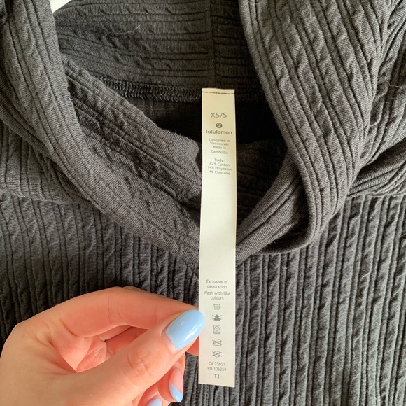 Lululemon turtleneck sweater - Retreat Yourself Pullover - Picture 2 of 3